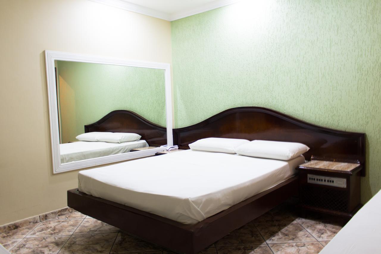 Hotel Valadares Нуклео-Бандейранти Экстерьер фото